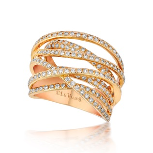 elizabeth-rodriguez-sag-awards-styling-le-vian-diamond-ring
