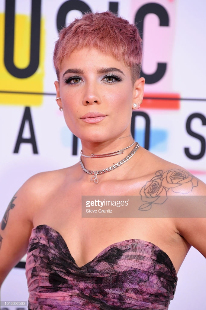 Halsey American Music Awards 4chion lifestyle