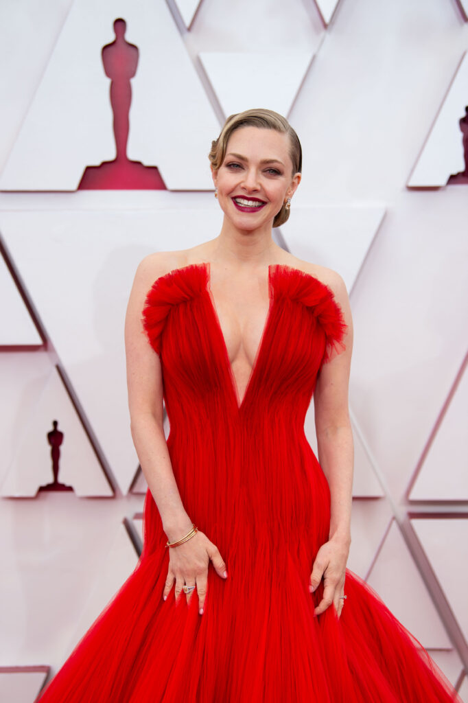 Amanda Seyfried at The Academy Awards red carpet 4Chion Lifestyle 93rd Oscars