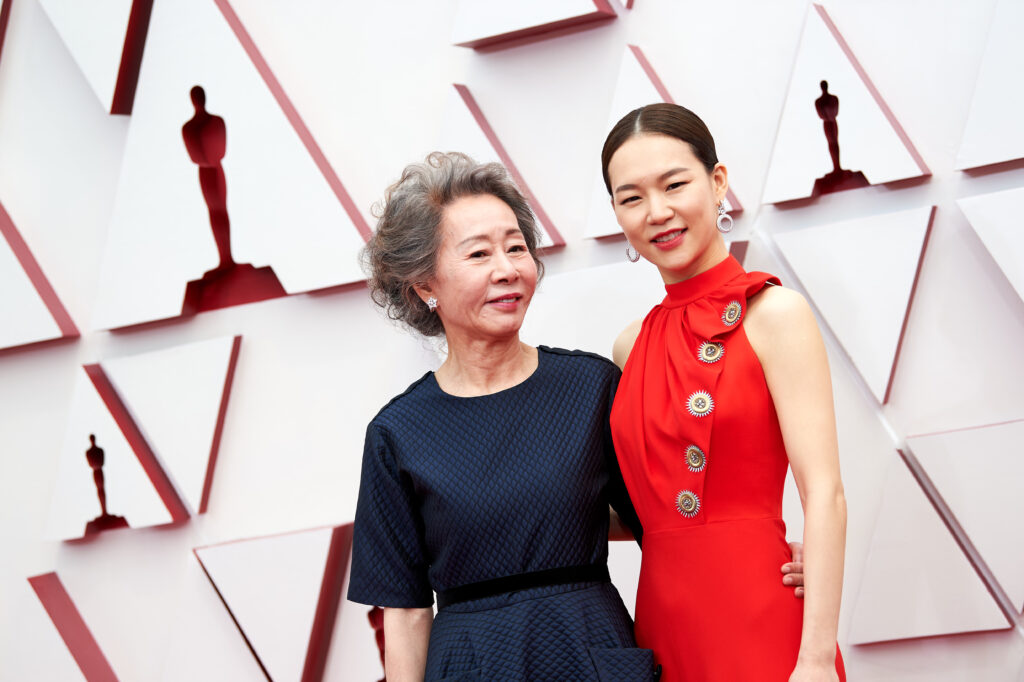 Yuh-Jung Youn arrives with Han Ye-ri at The Academy Awards red carpet 4Chion Lifestyle 93rd Oscars